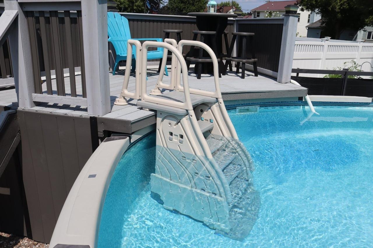 Confer Plastics 9300 Roll-2-Guard Above Ground Pool Step