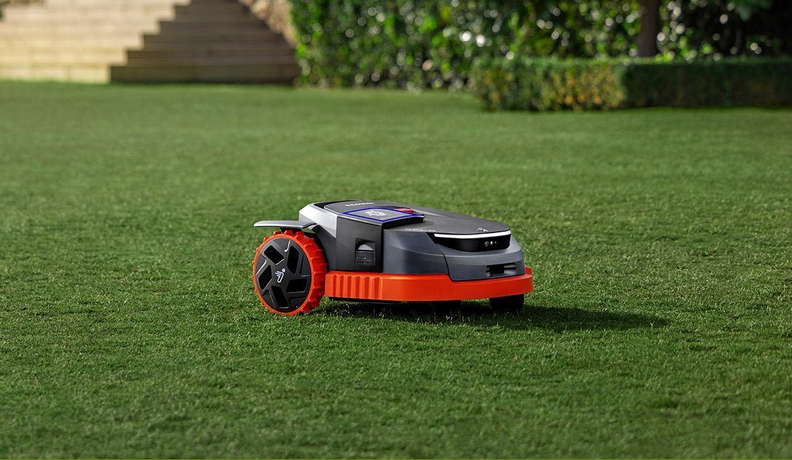 Segway Navimow X450: Wire-Free Mower, 1.5 Acre Capacity, Antenna-Free RTK, One-Tap Auto Mapping, 360 AI VisionFence , 200+ Obstacles