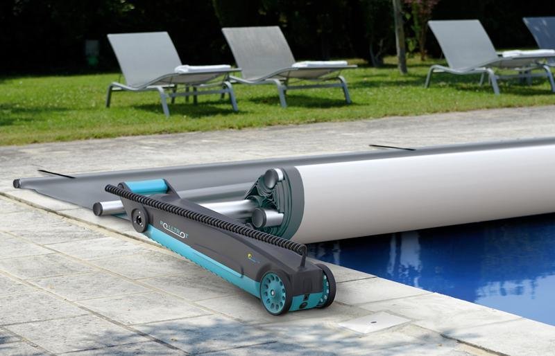 Motorisation Rolltrot pour bâche à barres | Batterie 12V intégrée, chargeur inclus, temps d’enroulement <3min | Azialo